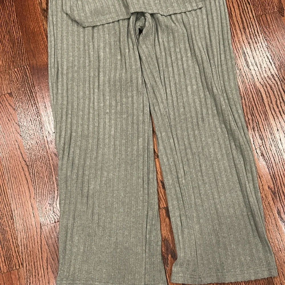 Lounge Wear Set - Picture 4 of 4